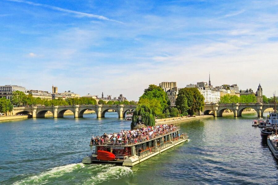 Paris: Day or Sunset Cruise with Drink, Ice Cream or Dessert - Eiffel Tower Finale: When the Lights Matter Most