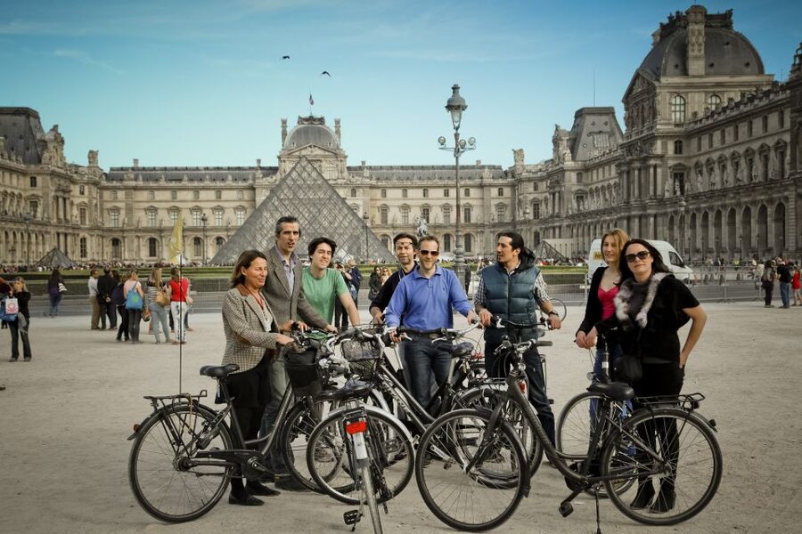 Paris: E-bike tour - Monumental and Hidden Paris - Getting started at 13 Rue Brantôme