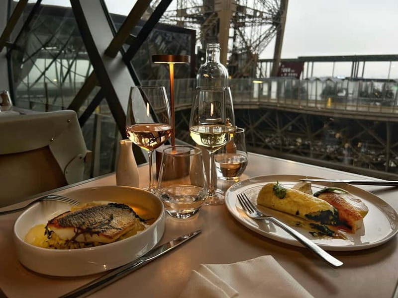 Paris: Early Dinner at Madame Brasserie in the Eiffel Tower - Service level and the human touch that makes or breaks it