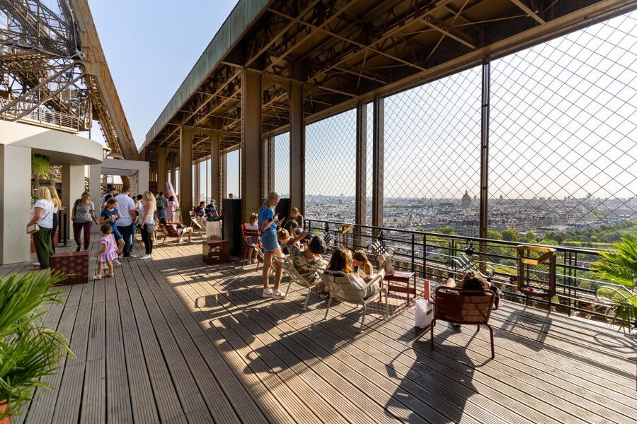 Paris: Eiffel Tower 2nd Floor or Summit Access - Your English Host: what the guide adds beyond the views