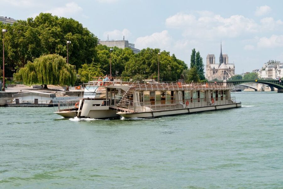Paris: Eiffel Tower Access and Seine River Cruise - Paris Lounge to the Eiffel Tower, and how not to waste time