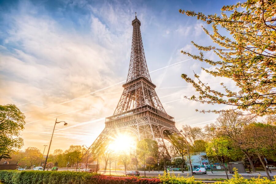 Paris: Eiffel Tower Dinner Cruise with a Moulin Rouge Show - Should you book this Eiffel Tower, Seine cruise, Moulin Rouge night?