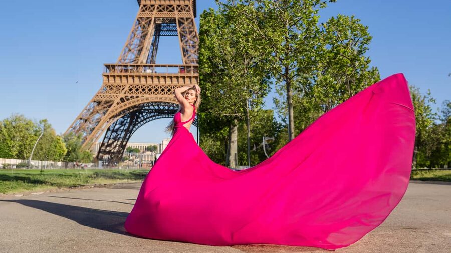 Paris: Eiffel Tower Flying-Dress Photoshoot jonadress - Key Highlights You Can Expect