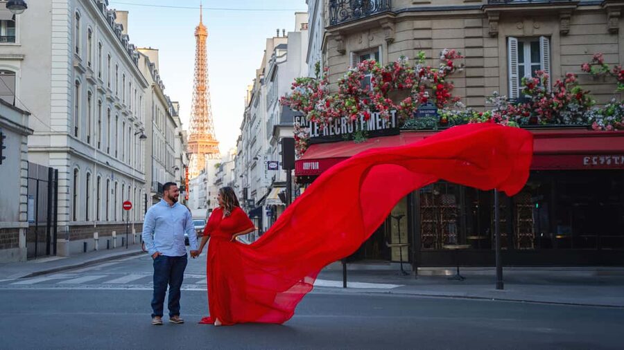 Paris: Eiffel Tower Flying-Dress Photoshoot jonadress - What You Actually Get Back: Edited Photos and Video Clips