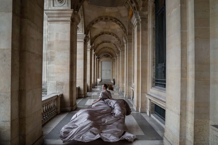 Paris: Eiffel Tower Flying-Dress Photoshoot jonadress - When to Choose This: Solo Dreams, Anniversaries, and Family Moments