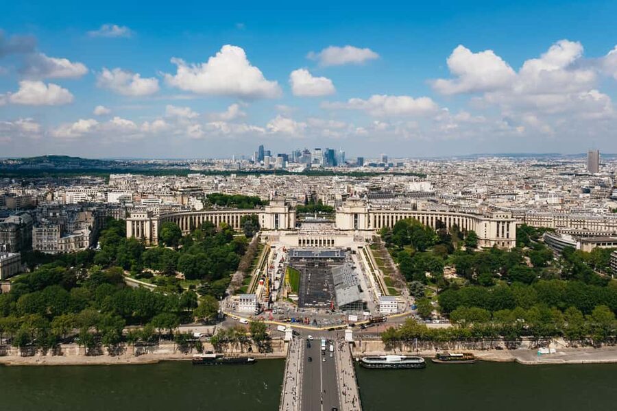 Paris: Eiffel Tower Fully Guided Tour with Summit Option - Summit Option: Glass-Walled Lifts Up 276 Meters