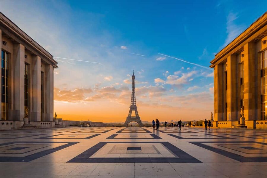 Paris: Eiffel Tower Guided Tour|Summit & second floor access - From the ground to the elevators: Gustave Eiffel’s vision in plain language