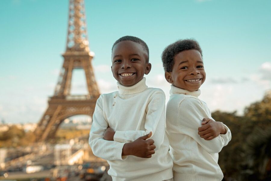 Paris: Eiffel Tower & Louvre Private Photoshoot - Going wide: Standard, Premium, and VIP options explained
