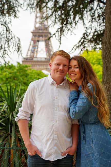 Paris: Eiffel Tower Photoshoot with a Professional - Why This Eiffel Tower Photoshoot Works Better Than DIY