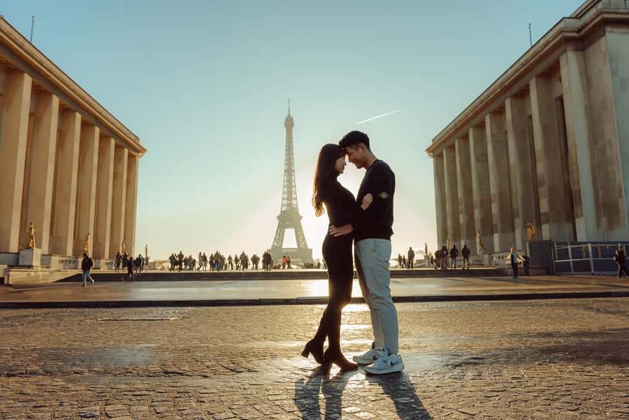 Paris: Eiffel Tower Street Photoshoot - Chaillot to Louvre: the Smart Photo Route