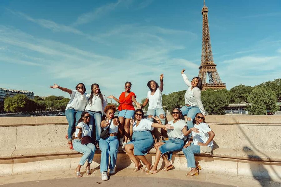 Paris: Eiffel Tower Street Photoshoot - Posing Tips That Make You Look Natural Fast