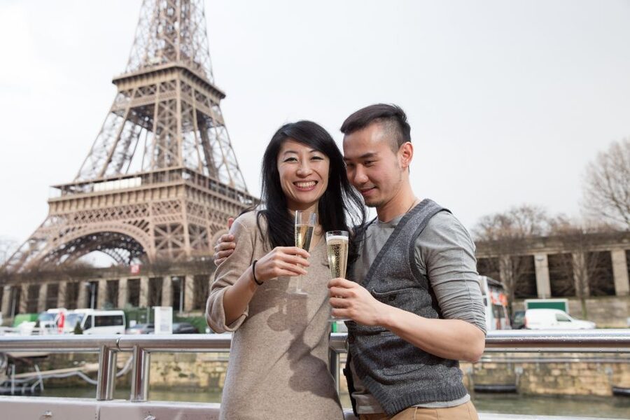 Paris: Eiffel Tower Tour & Seine River Cruise Tour - Smart tips to make the day smoother in Paris