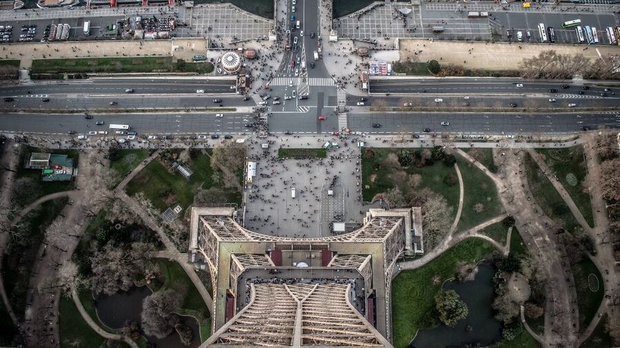 Paris: Eiffel Tower Tour with Summit or Second Floor Access - Meeting Paris Like a Local: Paris Lounge to the Eiffel Tower