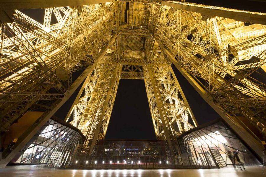 Paris: Elegant Dinner with Drinks in the Eiffel Tower - Who should book, and who should skip this plan