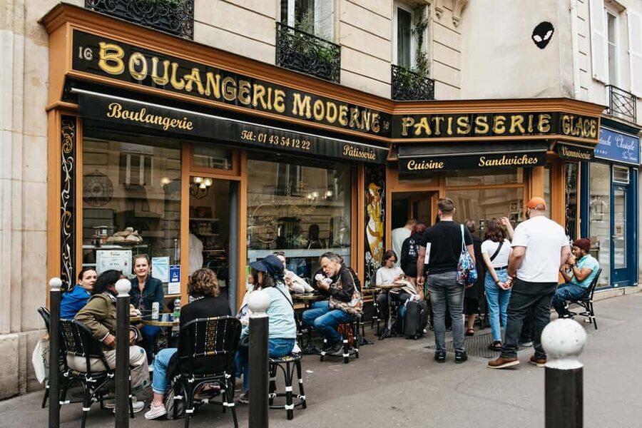 Paris: Emily TV Show Locations Guided Walking Tour - Finding the meeting point at Place de lEstrapade