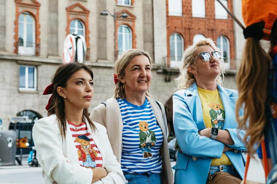 Paris: Emily TV Show Locations Guided Walking Tour - Musée de la Monnaie: coins and show scenes with context