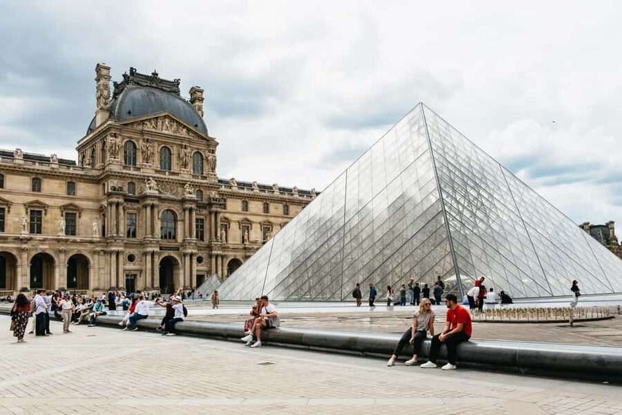 Paris: Emily TV Show Locations Guided Walking Tour - Price and pacing: is about $33 good value?