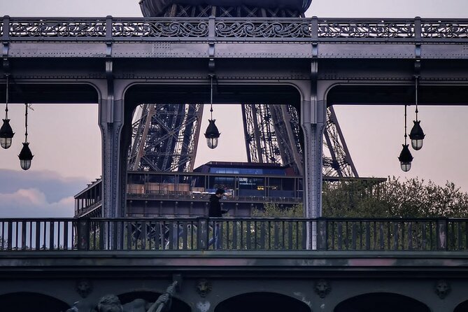 Paris en Scene 3 Course Seine River Dinner Cruise - Window Views and the Night Atmosphere You Came For