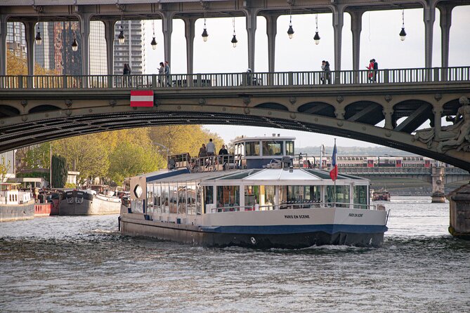 Paris en Scene 3 Course Seine River Dinner Cruise - Getting to the Boat at Île aux Cygnes (Pont de Bir-Hakeim Area)