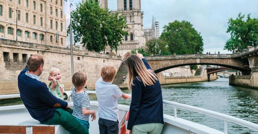 Paris: Family-Friendly River Seine Guided Cruise - Key things to love about this family Seine cruise