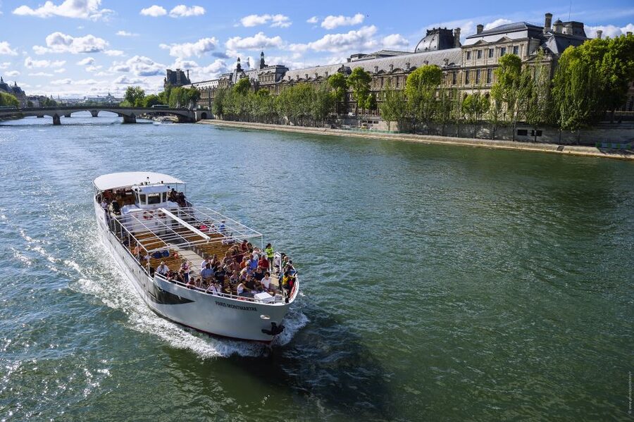 Paris: Family-Friendly River Seine Guided Cruise - Who this cruise suits best, and who should skip it