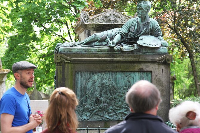 Paris: Famous Graves of Pere Lachaise Cemetery Guided Tour - Key things you should know before you go