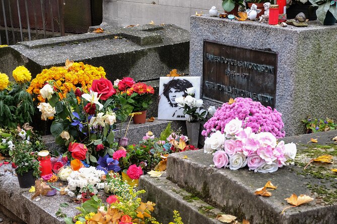 Paris: Famous Graves of Pere Lachaise Cemetery Guided Tour - Price and value: is $18.14 a good deal for this kind of walk?