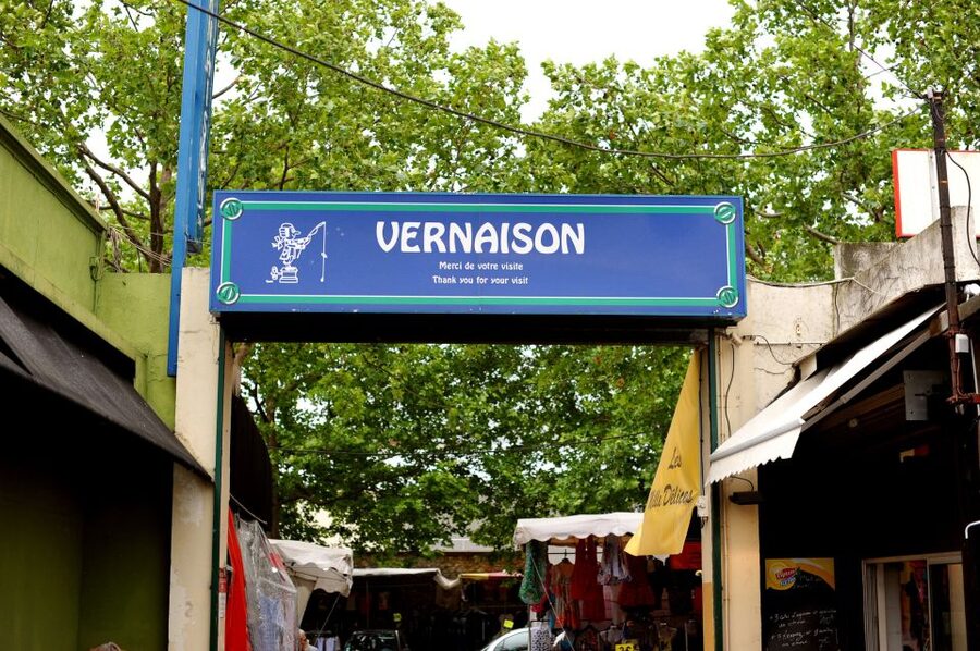 Paris: Flea Market Insider's Tour in Extra-Small Group - Entering Saint-Ouen, the flea market that acts like its own Paris