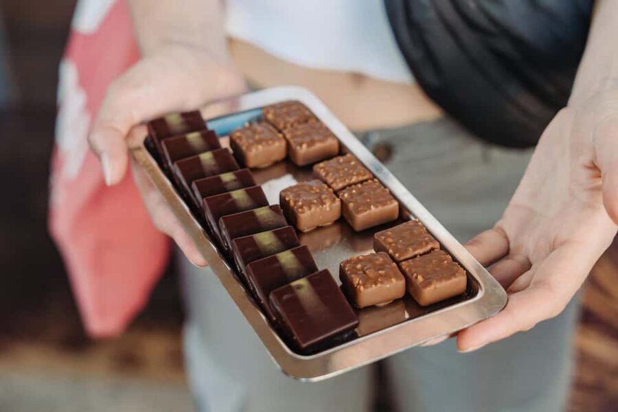 Paris: Food and Wine Tasting Walking Tour in Le Marais - Chocolate by a Meilleur Ouvrier de France expert
