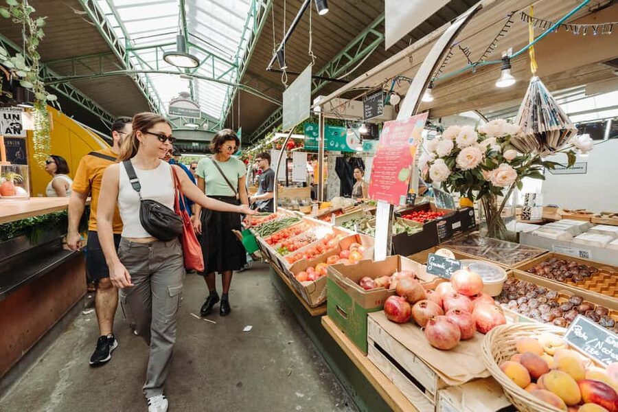 Paris: Food and Wine Tasting Walking Tour in Le Marais - Croissant first, then sourdough, the way Paris does it