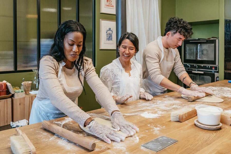 Paris: French Croissant Baking Class with a Chef - The 150-minute plan: what you do, and why each step matters