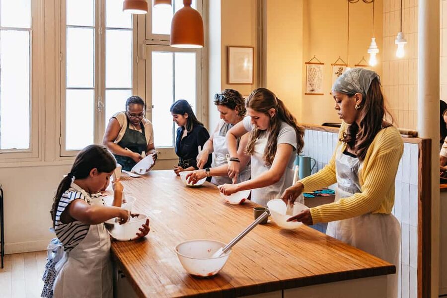 Paris: French Macaron Culinary Class with a Chef - Building a Friendly Workshop Flow With Other People