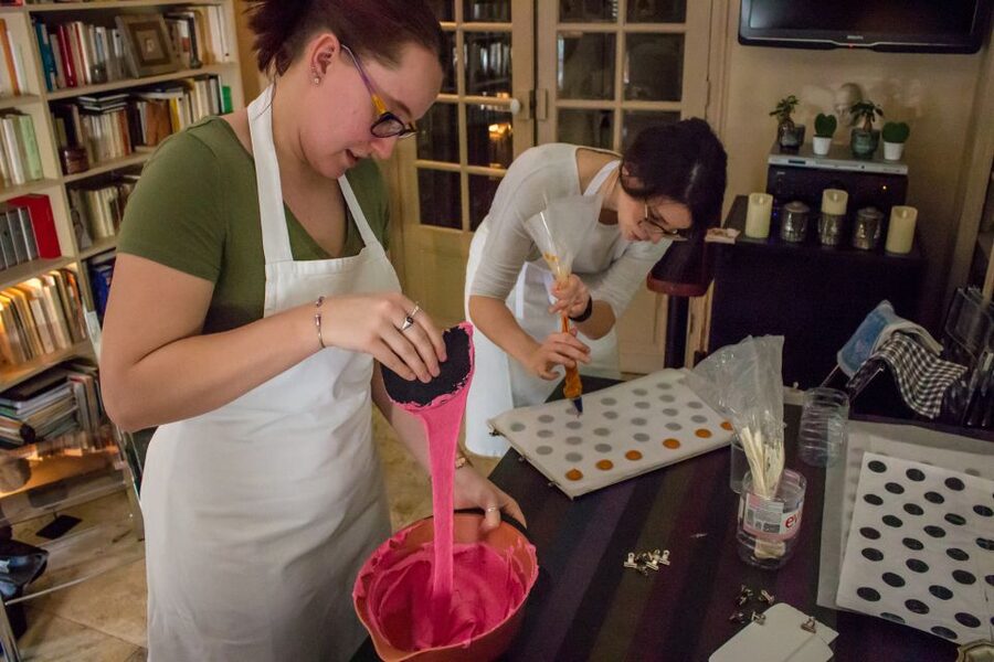 Paris: French Macarons Baking Class with a Parisian Chef - How many macarons you get, and how to share them