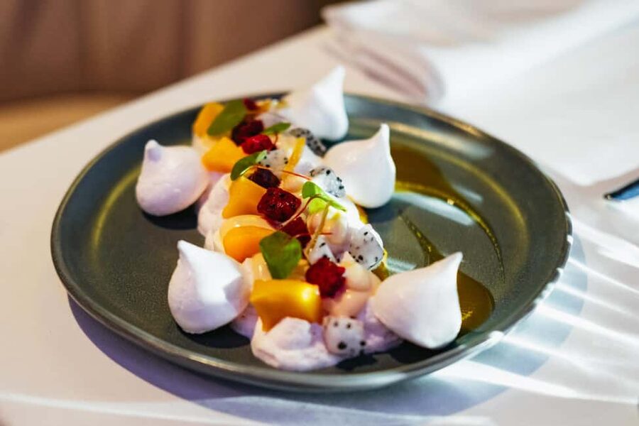 Paris: Gourmet Dinner Cruise on Seine River with Live Music - The Seine route, landmark by landmark: what to watch for