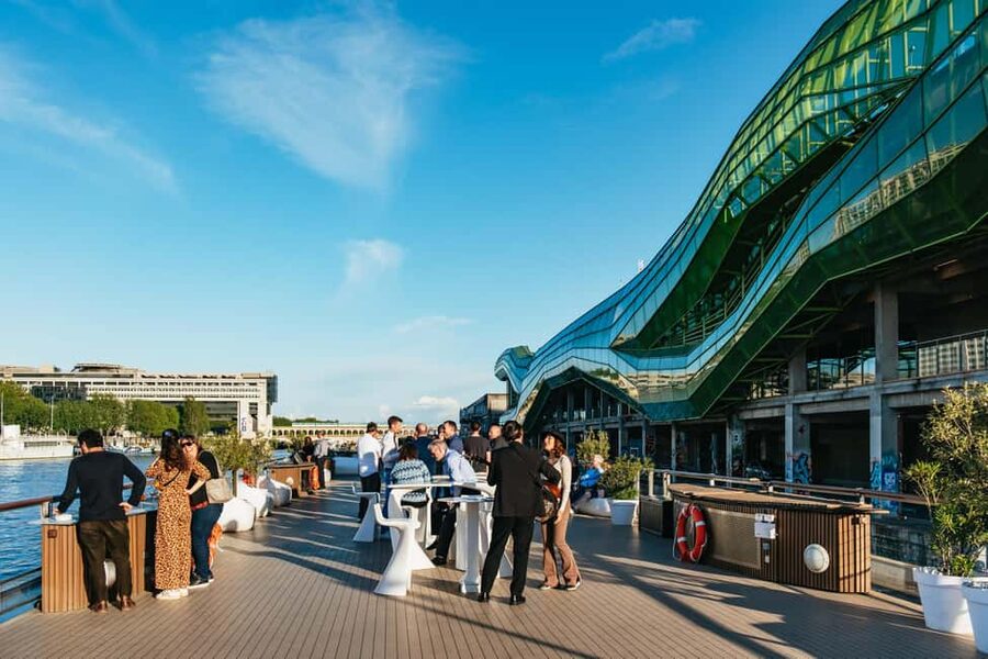 Paris: Gourmet Dinner Cruise on Seine River with Live Music - Le Diamant Bleu and the deck setup: where you want to sit