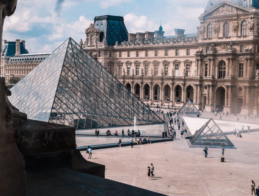 Paris: Guided Louvre Museum Tour with Optional Entry Ticket - Greek sculpture that hits fast: Nike of Samothrace and Venus of Milo