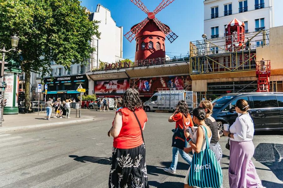 Paris: Hidden Gems of Montmartre with Local Guide - The Last Vineyard, Secret Passages, and Sacré-Cœur From a Quiet Angle