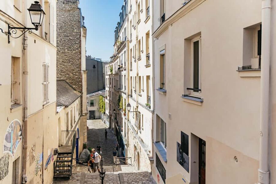 Paris: Hidden Gems of Montmartre with Local Guide - Who Should Book This Montmartre Walking Tour