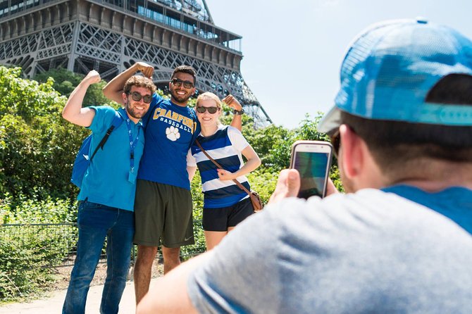 Paris Highlights Bike Tour: Eiffel Tower, Louvre and Notre-Dame - Seine River Ride: The Most Scenic Stretch Gets You There