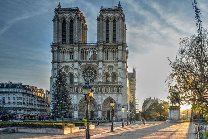 Paris - Historic City Center Walking Tour - Starting on Île de la Cité, where Paris began