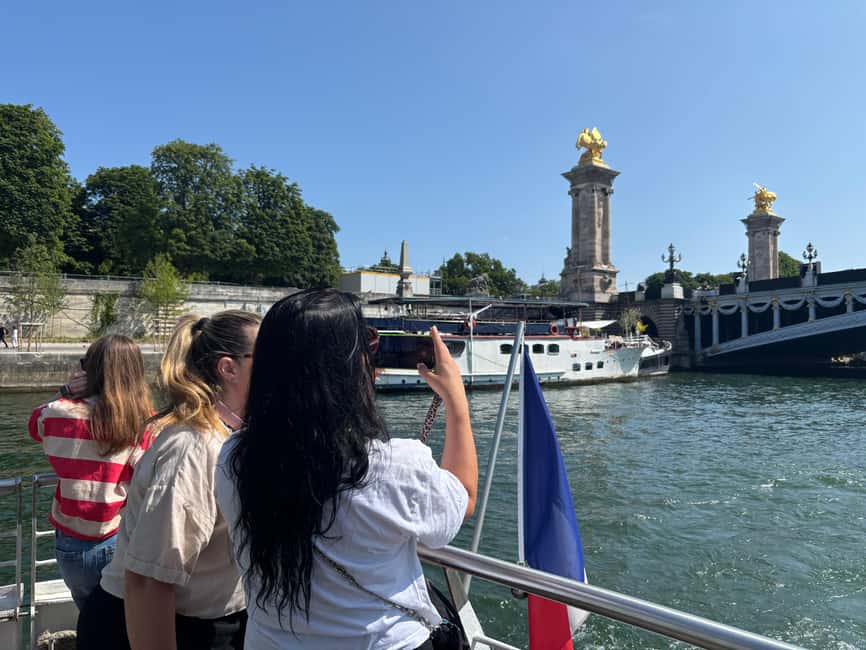 Paris: Hop-On Hop-Off Seine Cruise Pass with 9 Stops - How to use the pass smoothly, without losing time