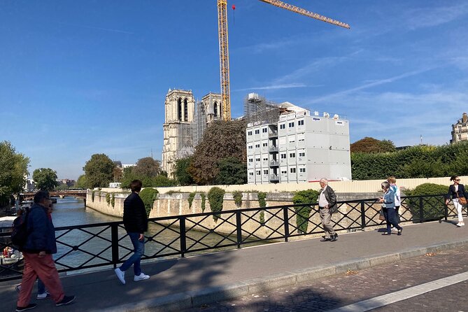 Paris: Île de la Cité and Notre-Dame Walking Tour With Crypt - Sainte-Chapelle: The Detail Stop You’ll Be Glad You Didn’t Skip