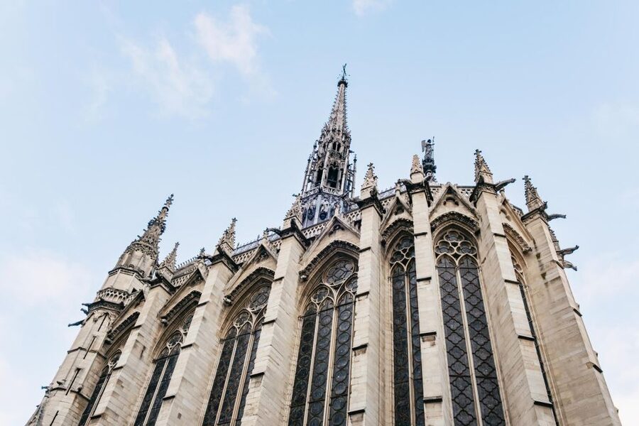 Paris: Ile de la Cité Walking Tour with Sainte-Chapelle - Sainte-Chapelle skip-the-line entry, where the stained glass does the talking
