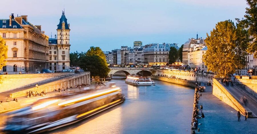 Paris: Illuminated Evening River Cruise & Waffle Tasting - Why This 1-Hour Seine Night Cruise Is Such Good Value