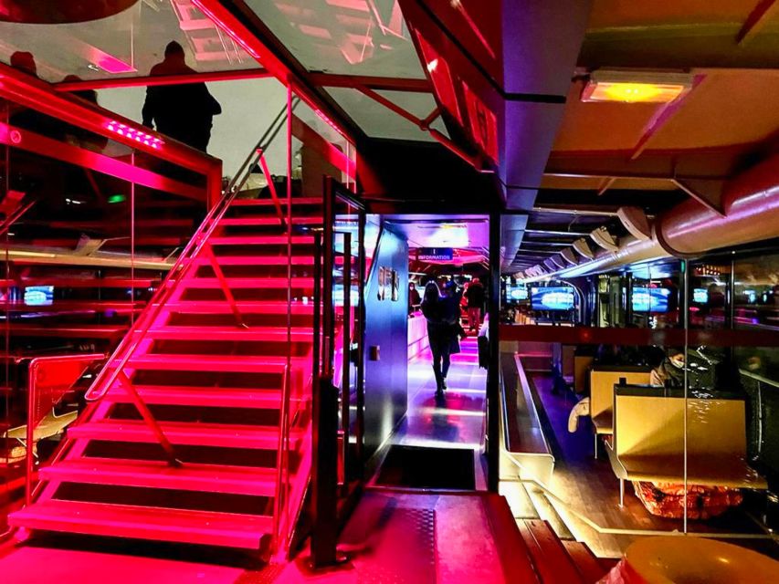 Paris: Illuminated Evening River Cruise & Waffle Tasting - The Waffle Stop at Trocadéro: Sweet Upgrade, Separate Location
