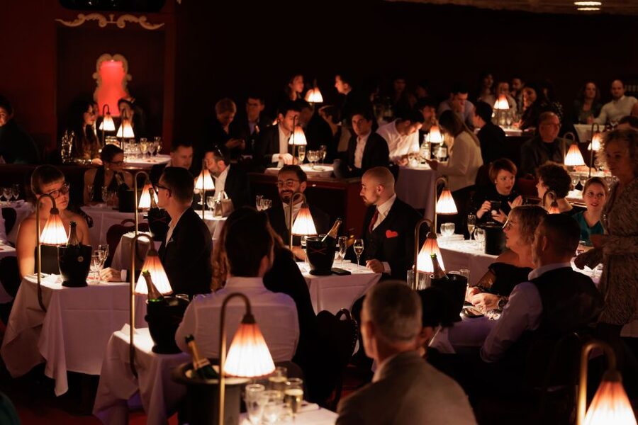 Paris: La Nouvelle Eve Cabaret Dinner Show - La Nouvelle Eve in Montmartre, close to Moulin Rouge but with its own personality