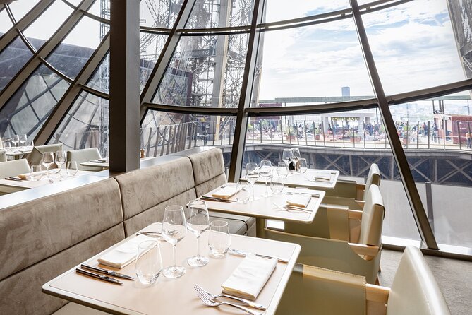 Paris Late Lunch at Eiffel Tower's Madame Brasserie Restaurant - Price and value at $101.40 per person: worth it or not?