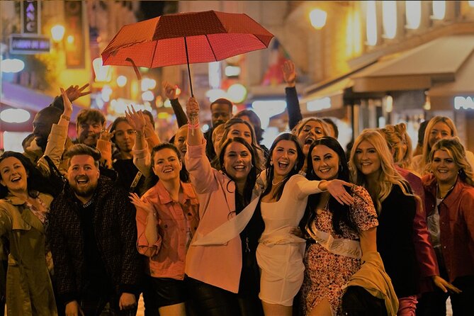 Paris Latin Quarter Pub Crawl Bars and Clubs - Pantheon Photo Break: A Classic Paris Moment, Without Killing the Vibe
