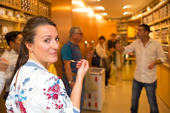 Paris Le Marais District Original Food and Wine Tasting Tour - Stop-by-Stop: How the Tastings Build From Sweet to Savory
