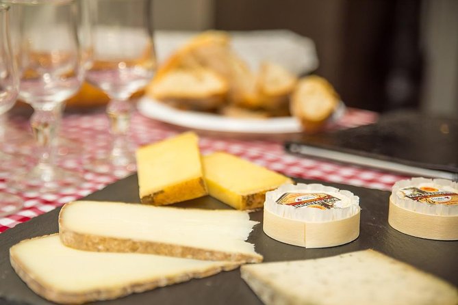 Paris Le Marais District Original Food and Wine Tasting Tour - Marché des Enfants Rouges: The Old Covered Market Moment